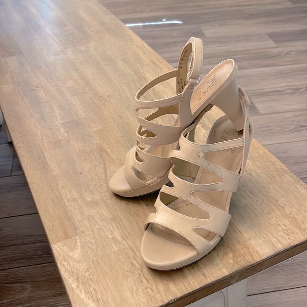 Naturalizer beige high heel sandal. Size 7